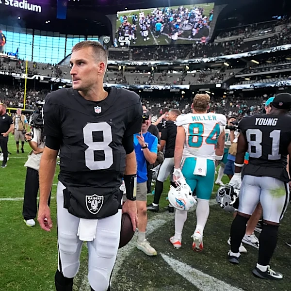 Kirk Cousins tosses three touchdowns