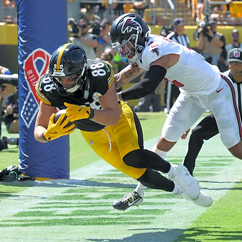 Pat Freiermuth reaches pay dirt in Week 1 vs. Atlanta