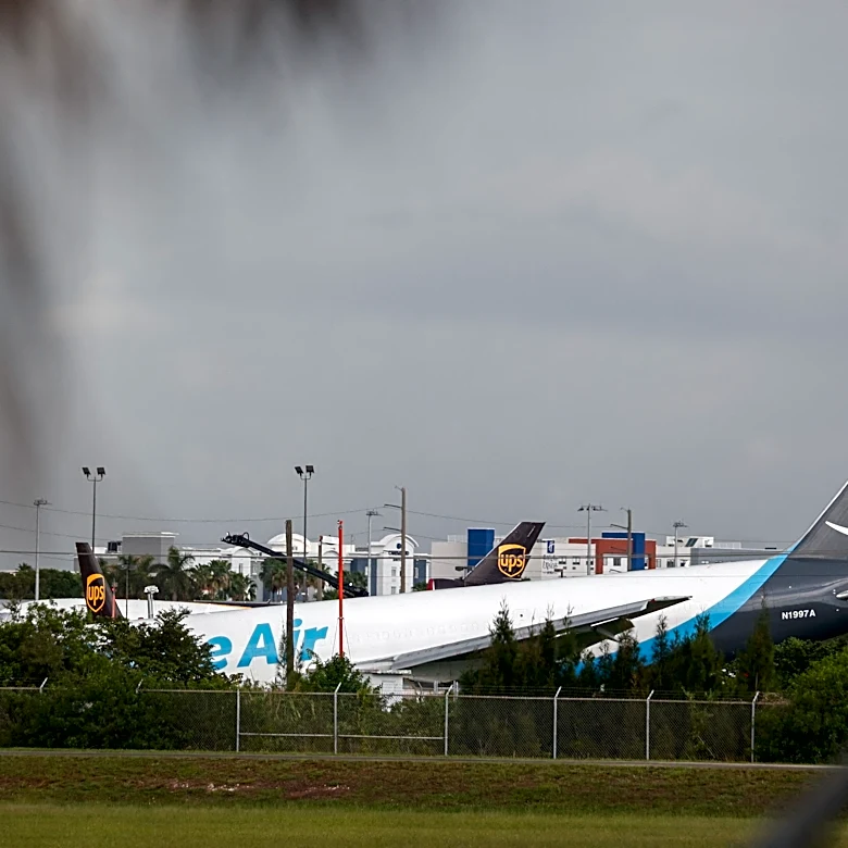 Key questions remain after Miami Amazon plane crash, 21 Air pause