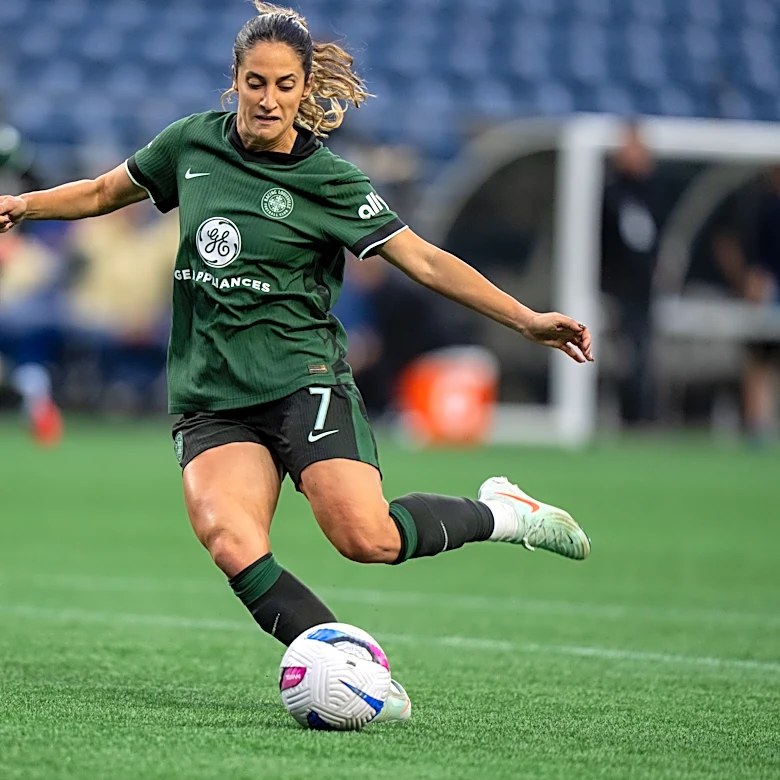 Racing Louisville MF Savannah DeMelo sues team doctors after in-game cardiac arrest