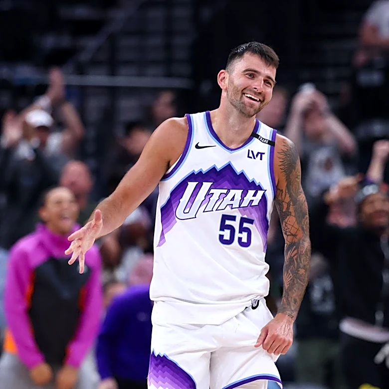 New York Knicks signing John Konchar to one-year deal