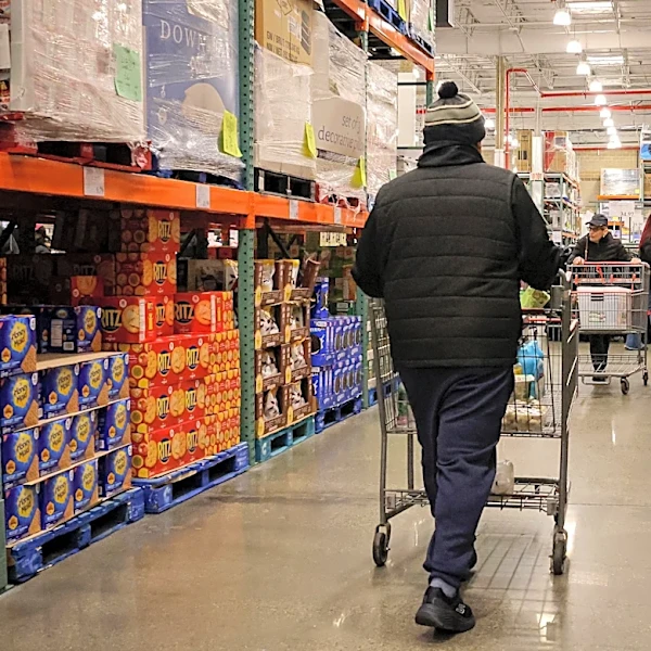 Costco's viral dating scene starts where the $1.50 hot dog lives