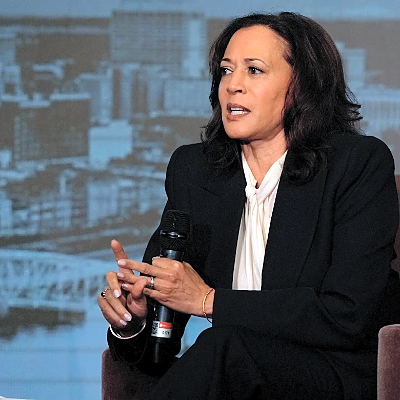 'Voters are deeply concerned.' Democratic 2028 hopefuls debate AI regulations