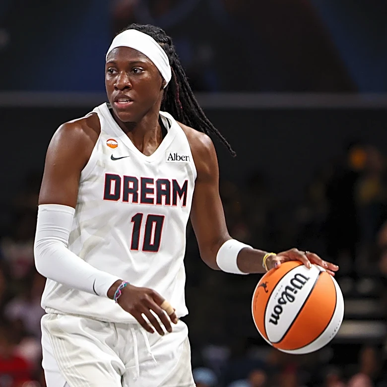 Rhyne Howard breaks Sabrina Ionescu's WNBA single-season 3-point record