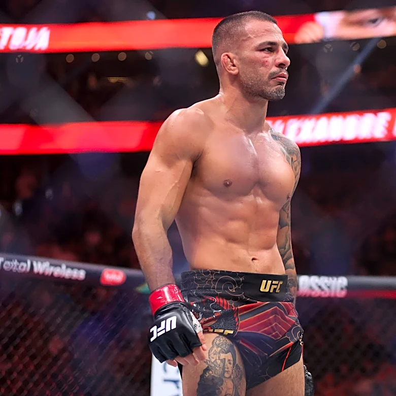 Joshua Van vs. Alexandre Pantoja main event: Ring walk, fight time for UFC 331