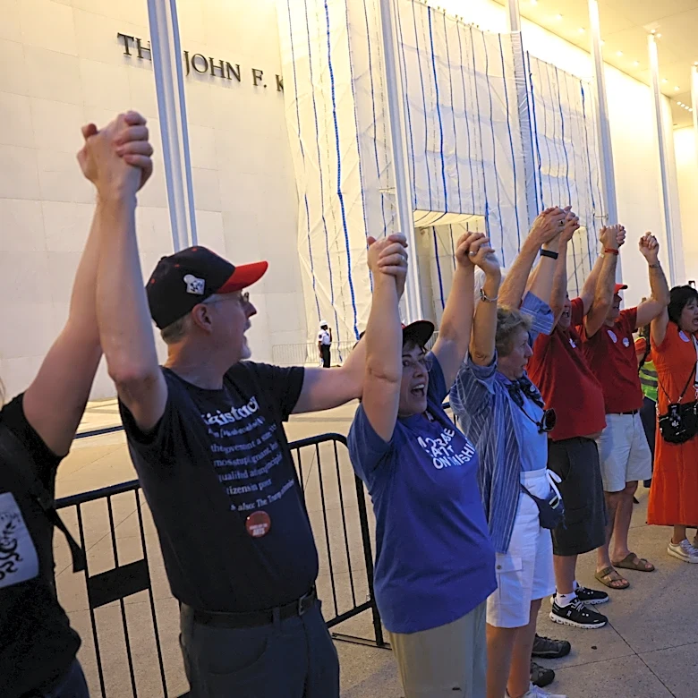 Protesters form human chain outside Kennedy Center over closure