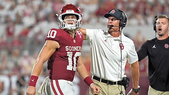 John Mateer didn't see his wide-open WR. The Oklahoma crowd pointed him out