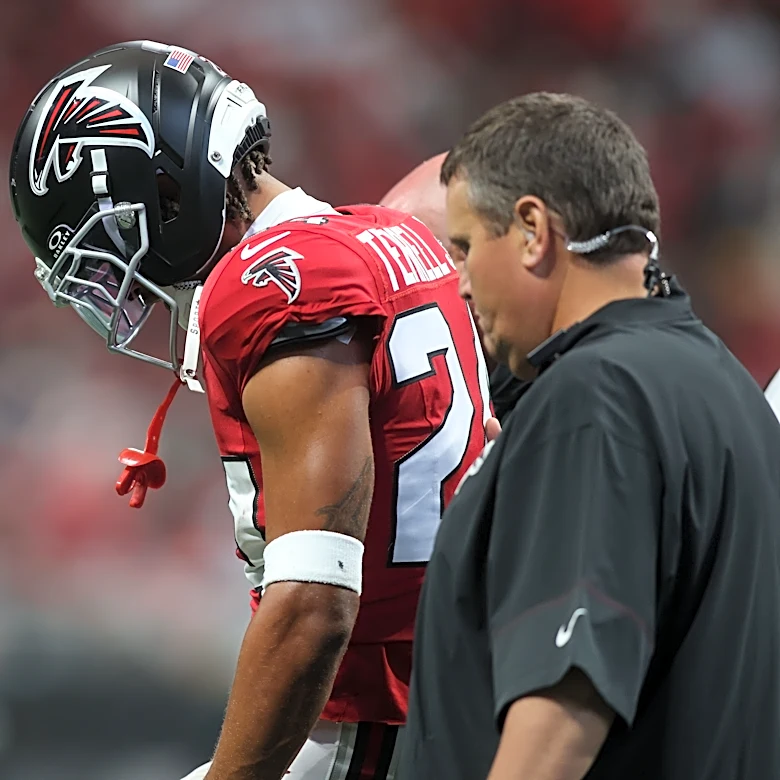 A.J. Terrell leaves Week 2 game early