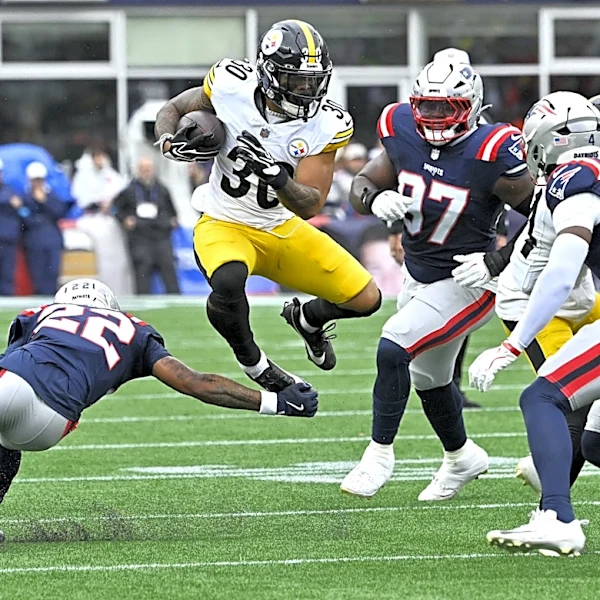 Jaylen Warren totals 77 yards in Week 2 against New England