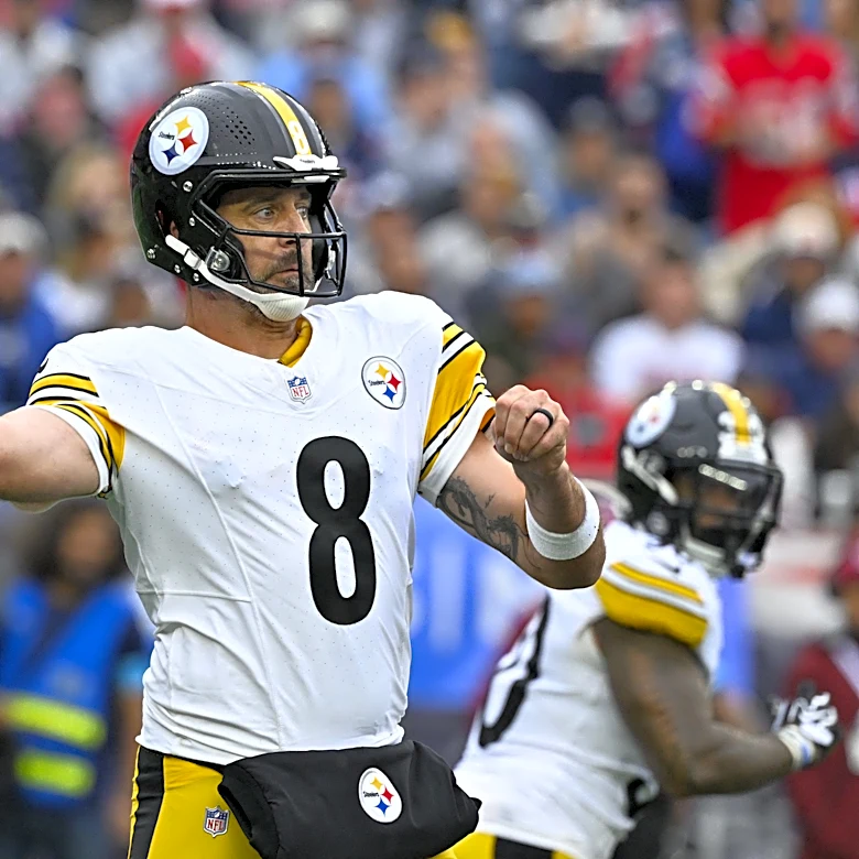 Another slow day at the office for Aaron Rodgers vs. Patriots