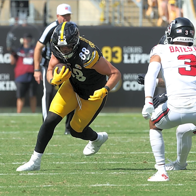 Pat Freiermuth tallies four catches in Week 2 against Patriots