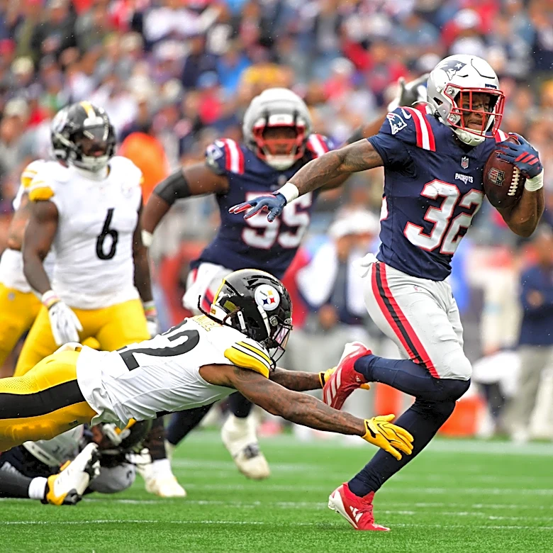 TreVeyon Henderson explosive in season debut