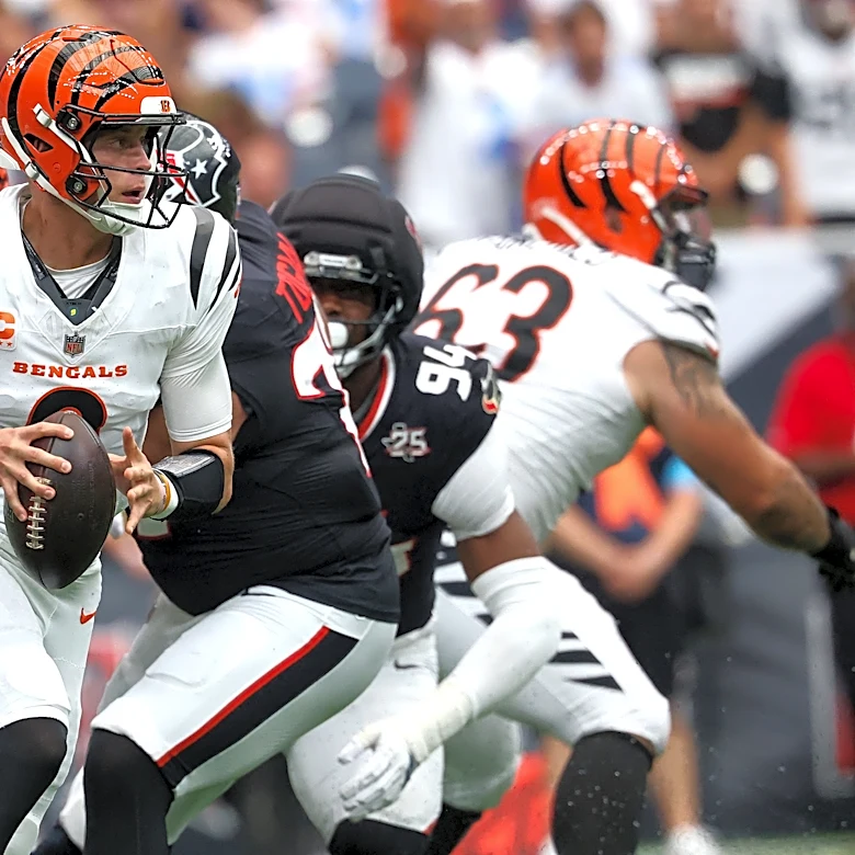 Joe Burrow throws for two touchdowns against Texans