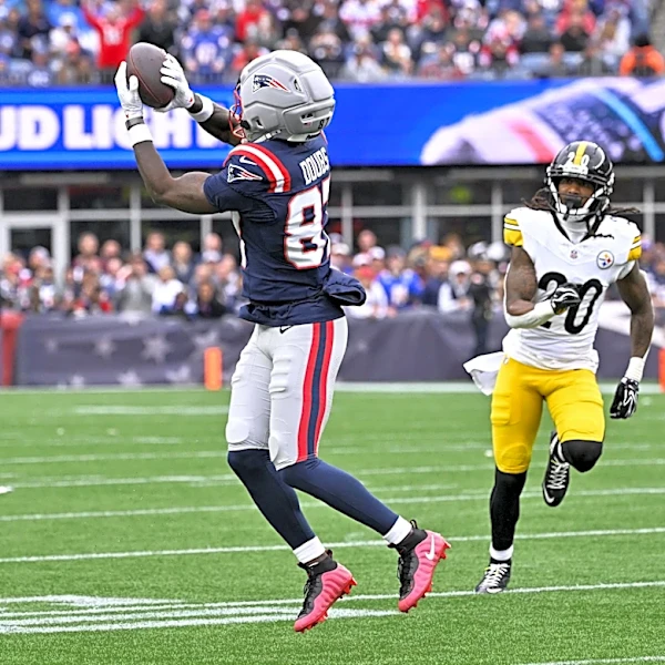 Romeo Doubs posts career-high 96 yards against Pittsburgh
