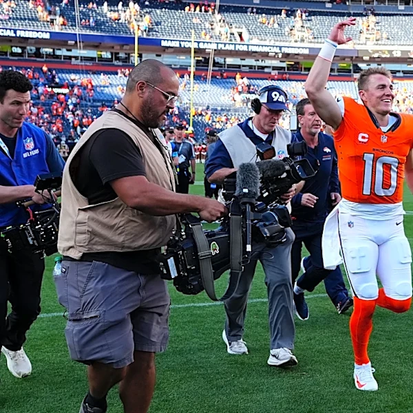 Bo Nix throws for 288 yards in win