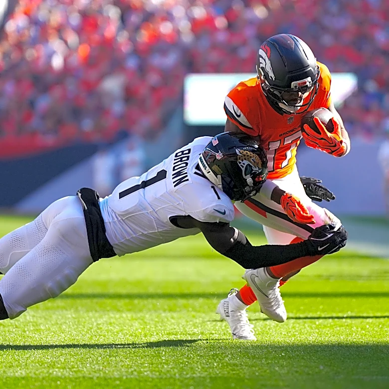 Jaylen Waddle stars in Week 2 win