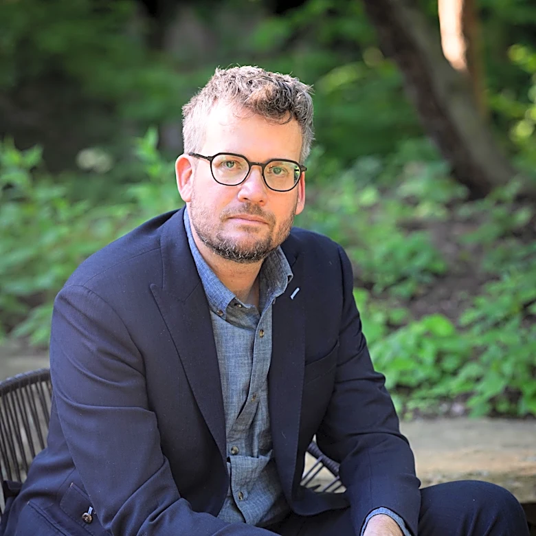 How John Green reckoned with his own fame in ‘Hollywood, Ending’