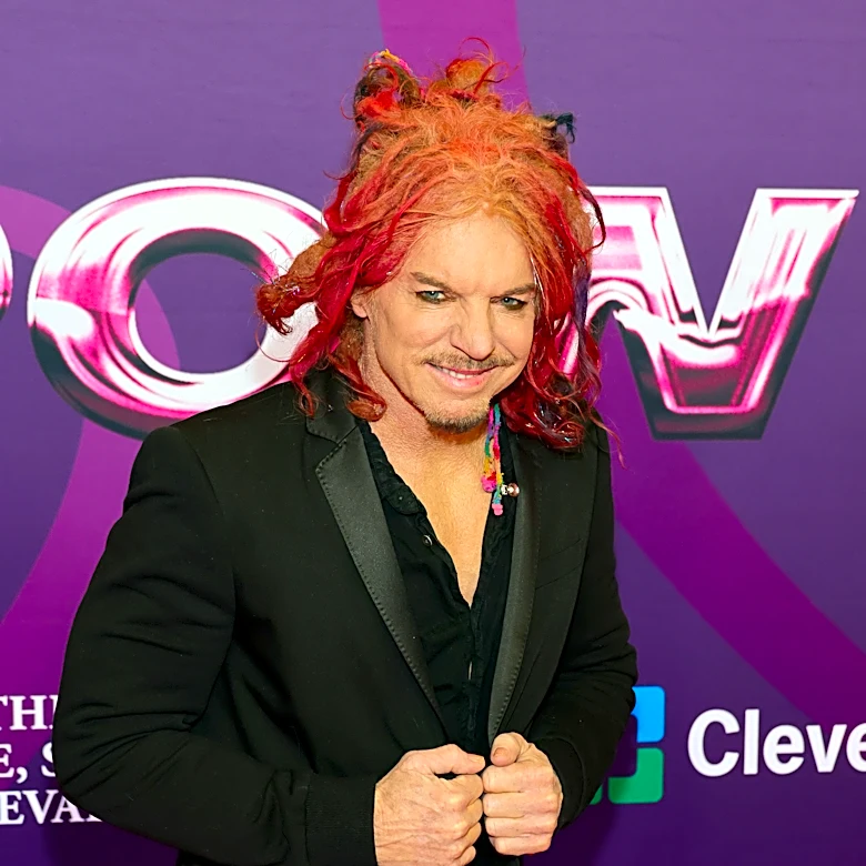 Carrot Top lawyer says comedian was extorted days before suicide attempt