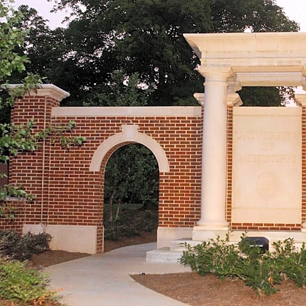 'Heartbroken.' 2 Ole Miss students' deaths under investigation