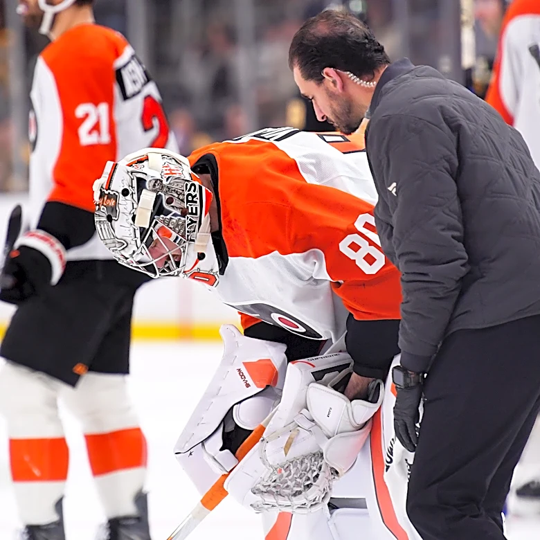Flyers' Dan Vladar exits with injury in preseason game vs. Bruins