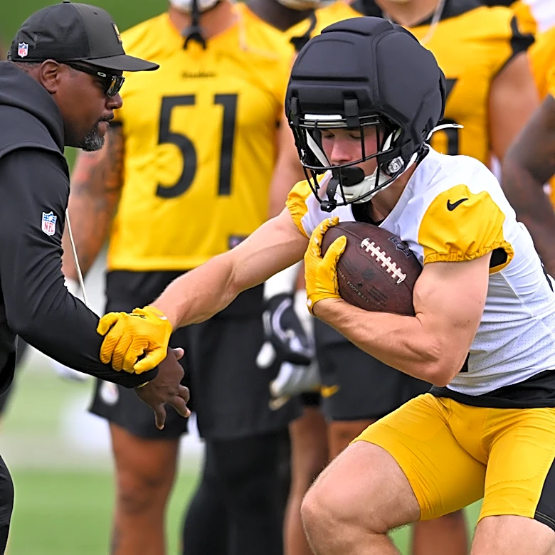 Pennsylvania women scammed by fake Pittsburgh Steelers player