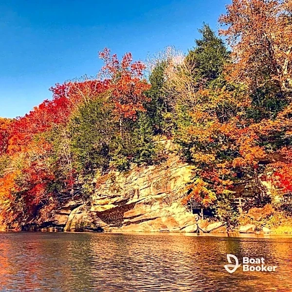 Lake Lanier ranked best in the U.S. for fall colors. Where is it?