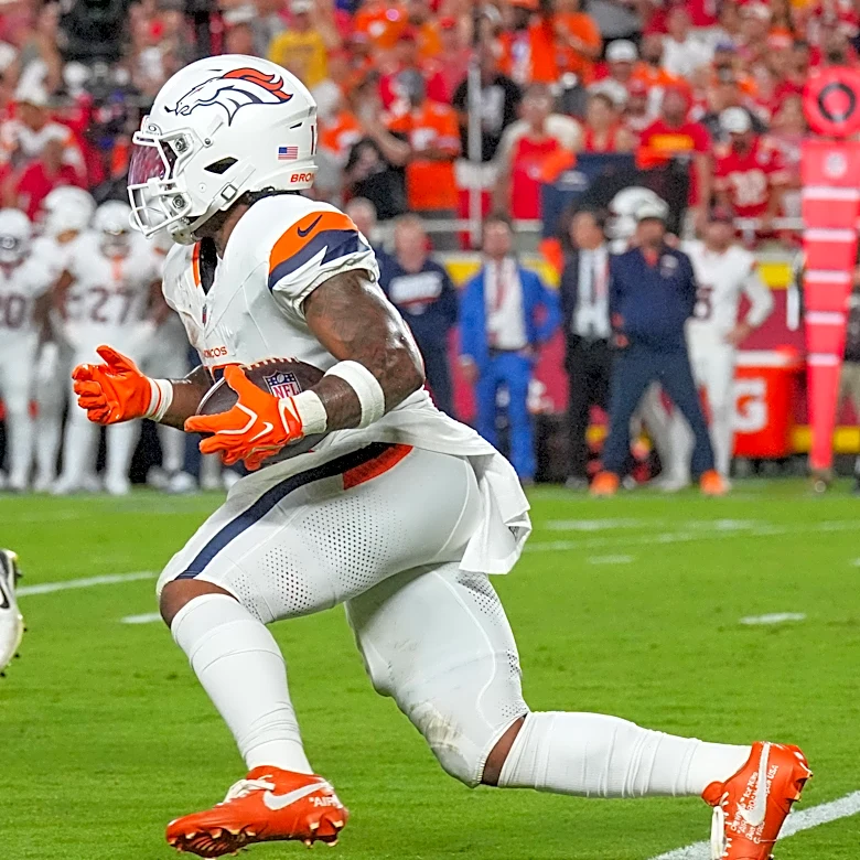 RJ Harvey manages full practice