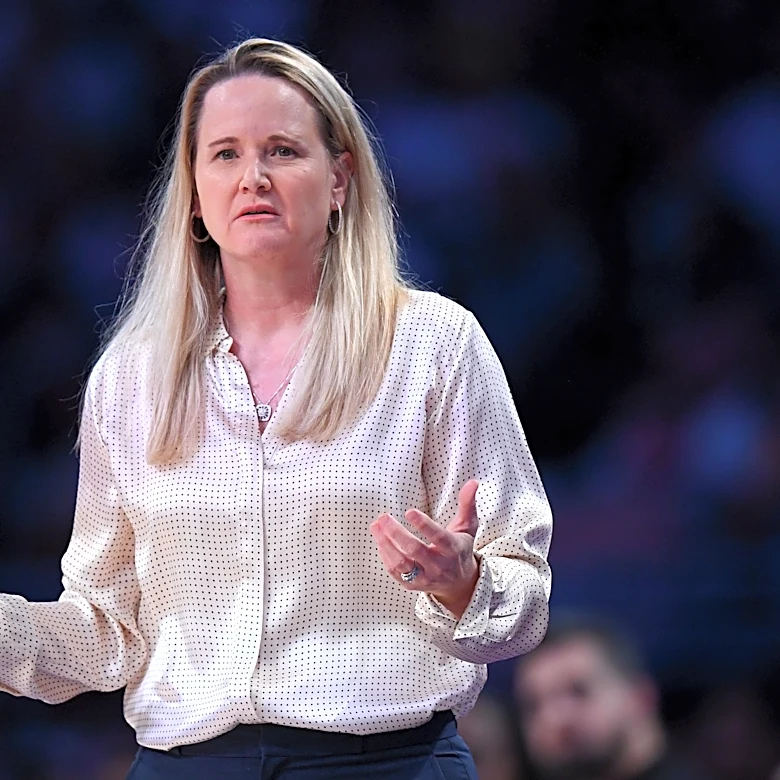 Los Angeles Sparks fire head coach Lynne Roberts after two seasons
