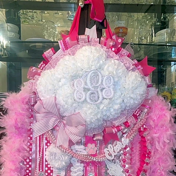 What is a Texas homecoming mum? Why they keep getting bigger