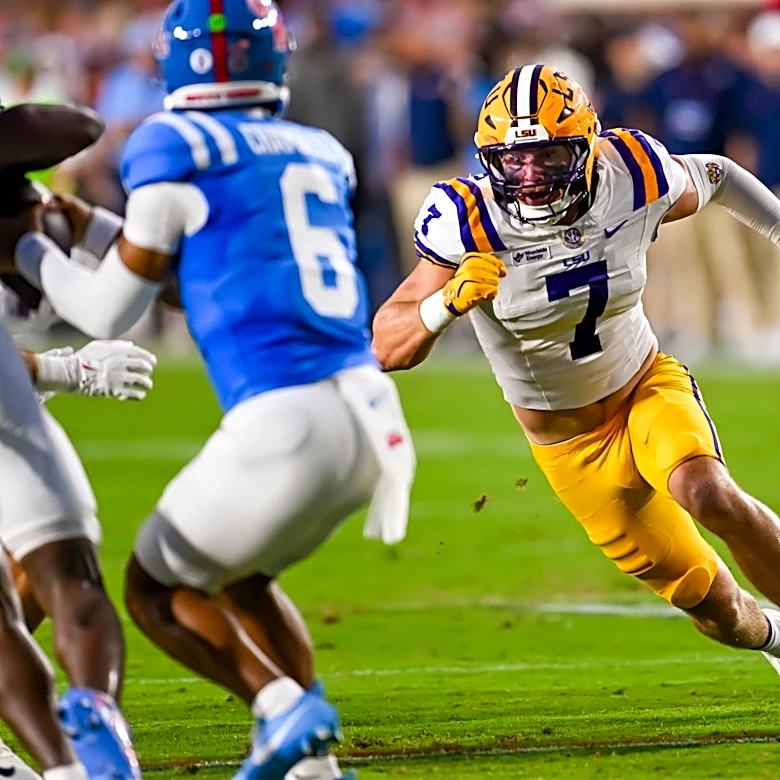 Whit Weeks injury update: LSU star leaves game vs Texas A&M, in crutches, boot