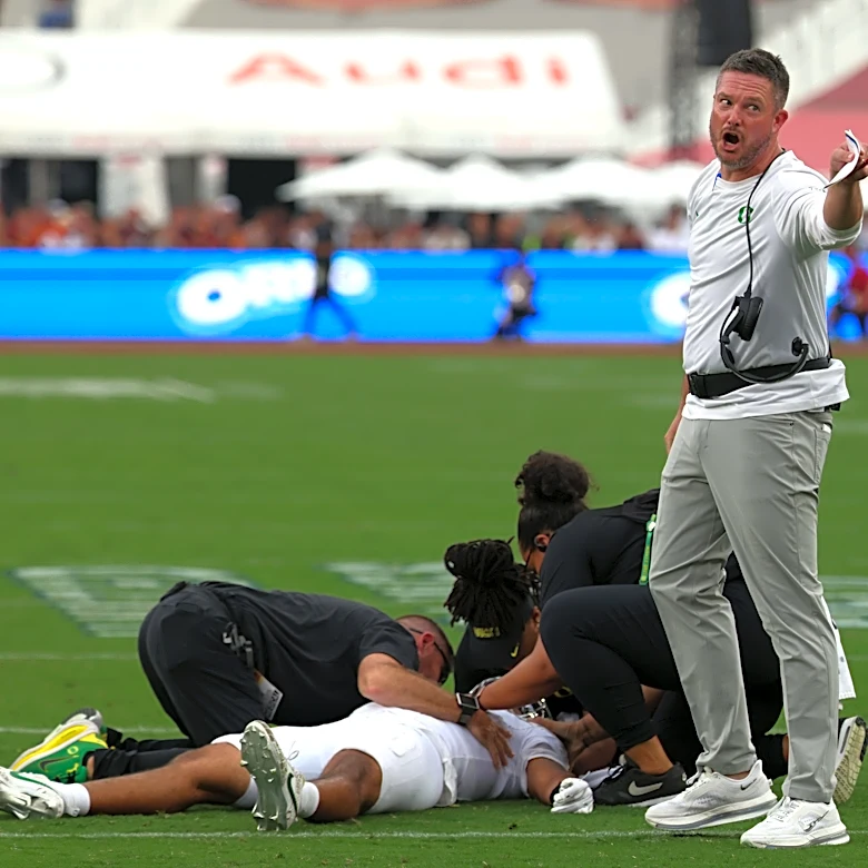 Dan Lanning, Oregon players condemn hit on Dante Moore: 'Disgusting play'