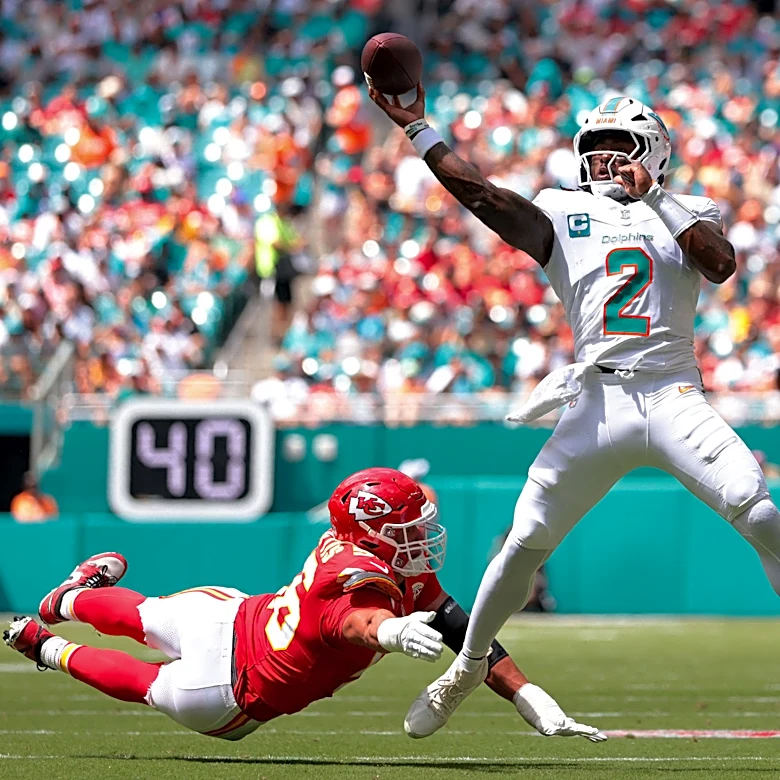 Malik Willis throws for 210 yards