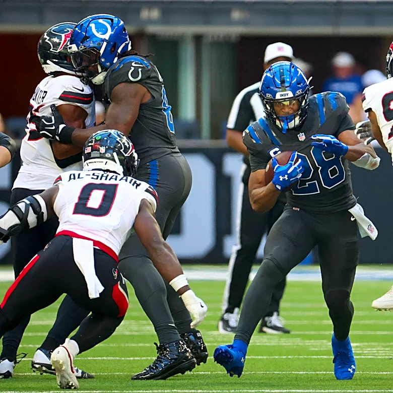 Jonathan Taylor rushes for 68 yards in Week 3
