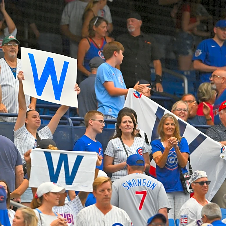 Game 162 in Florida: Ivy for Cubs, Fenway Green for Red Sox