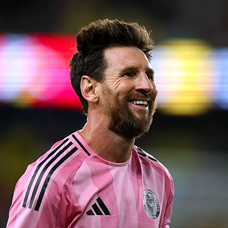 Lionel Messi scores free kick goal from crazy angle for Inter Miami