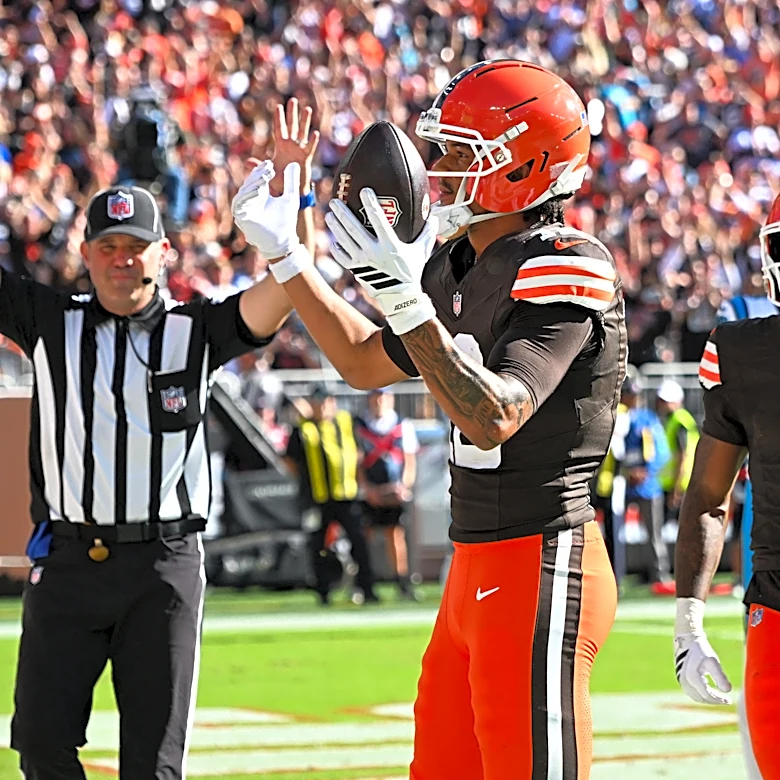 Denzel Boston hauls in two passes in Week 3