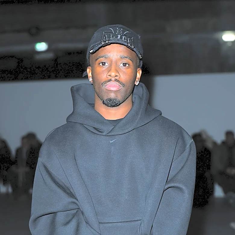 Twitch streamer Reggie Travers accuses brother of sexual abuse in tearful video