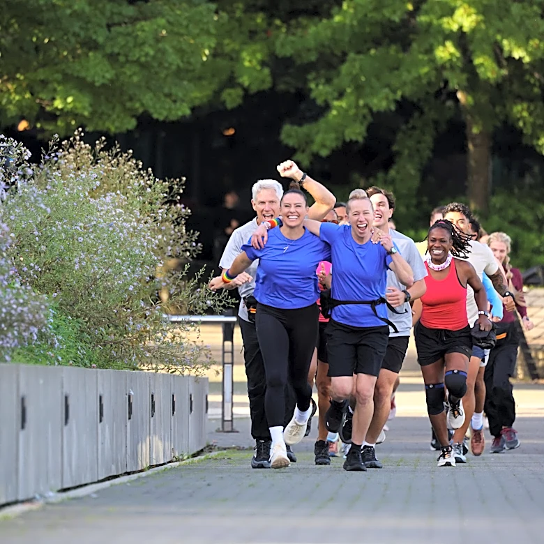 'The Amazing Race' cast includes former World Cup champ. How to watch