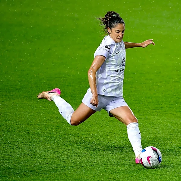 Racing Louisville re-signs Savannah DeMelo amid lawsuit against team doctors