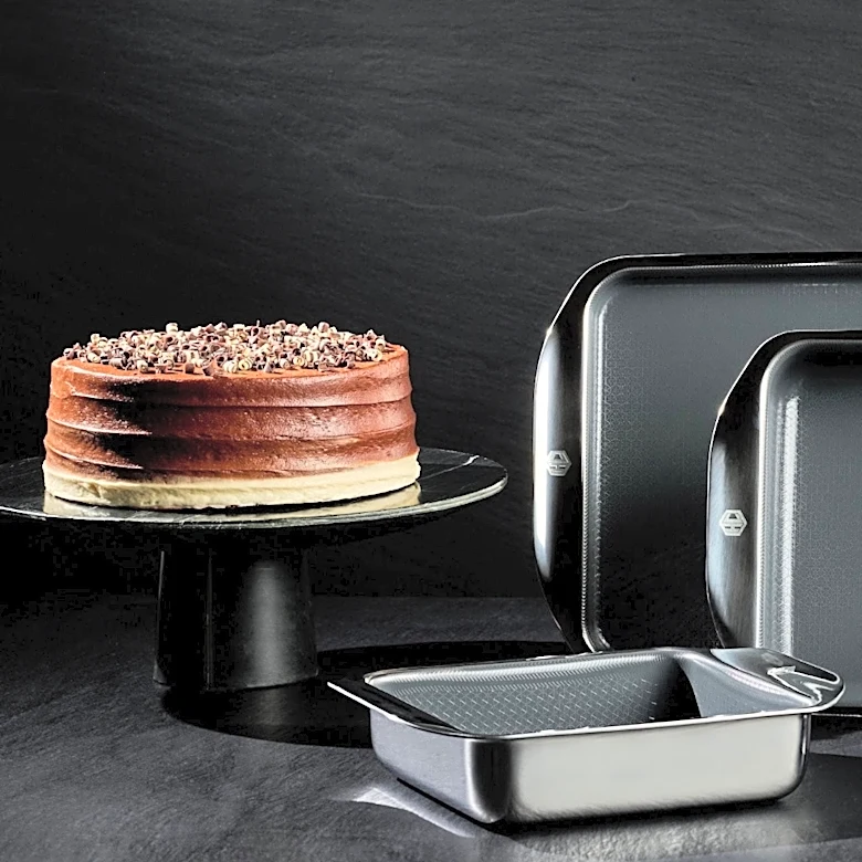 I tried HexClad’s new bakeware collection, and it’s worth it