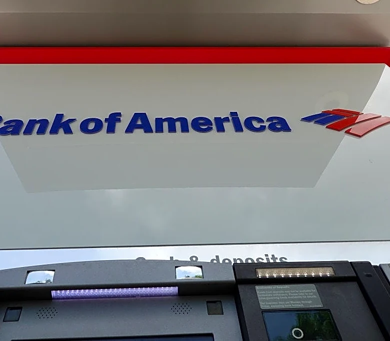 A man found $128K on top of a Bank of America ATM. Here's what he did next