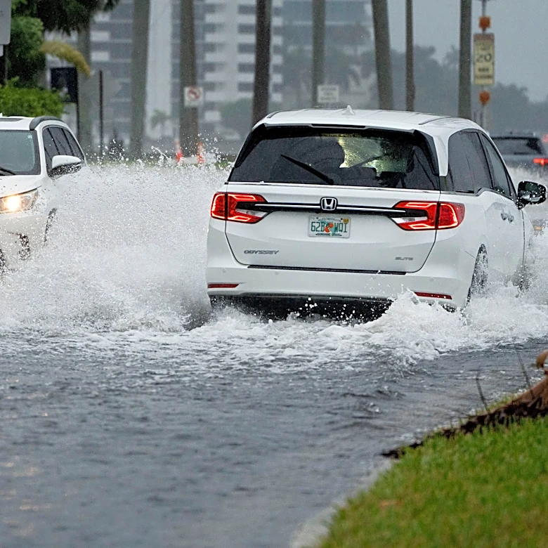 When high tides are expected to peak in South Florida