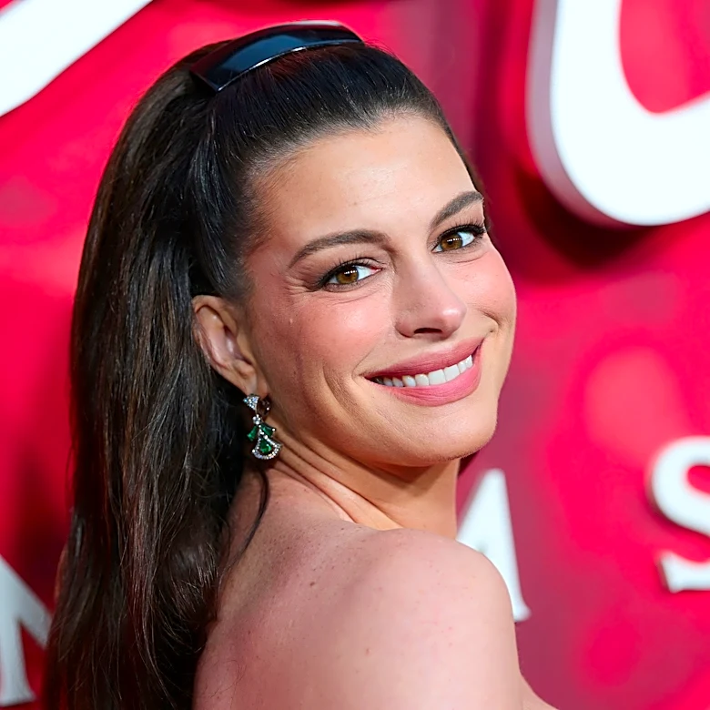Anne Hathaway vanishes into a 'plume of smoke' as promised