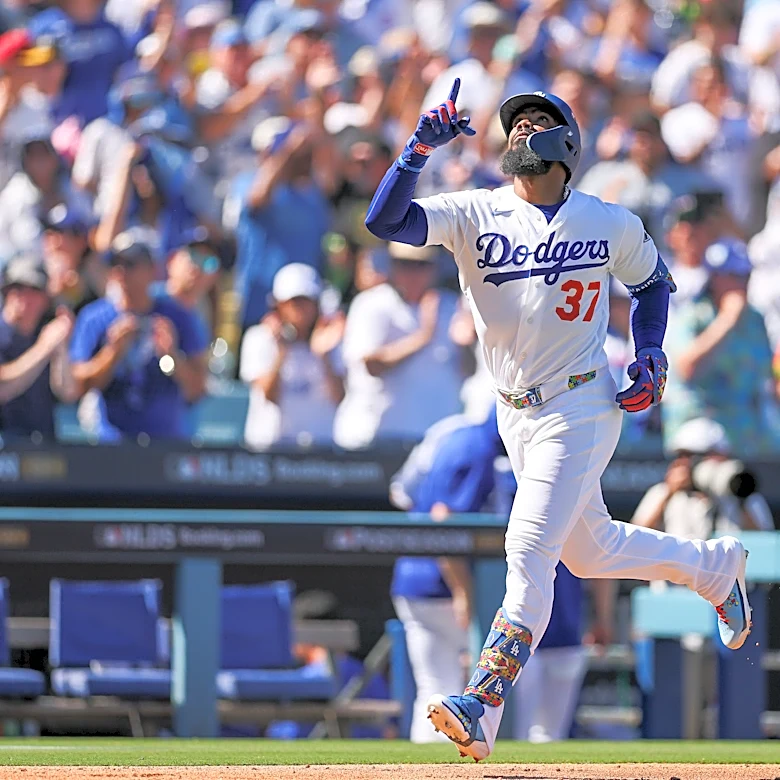 Teoscar Hernández's dramatic home run puts Dodgers up on Braves