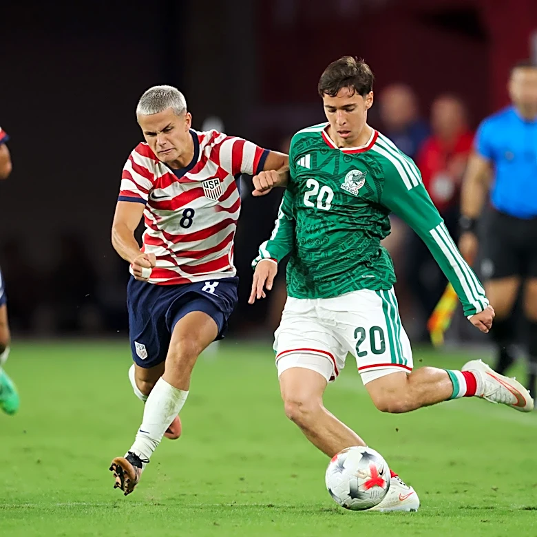 Mexico's Mateo Chavez shown red card for slapping USMNT's Sebastian Berhalter