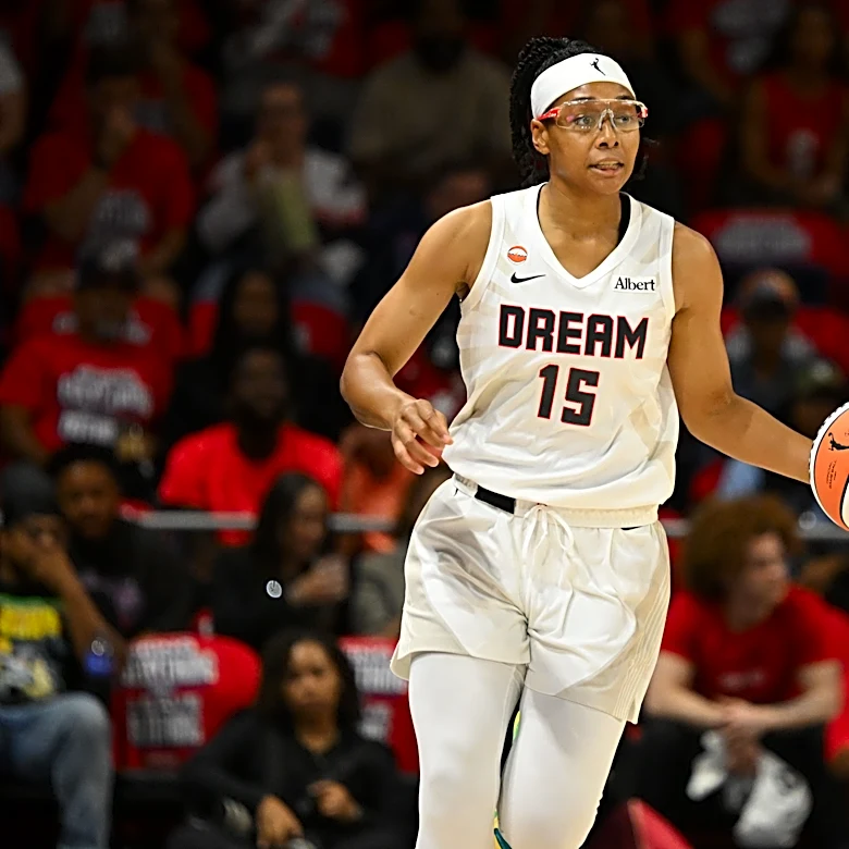 Dream guard Allisha Gray heads to locker room in semifinal playoff game
