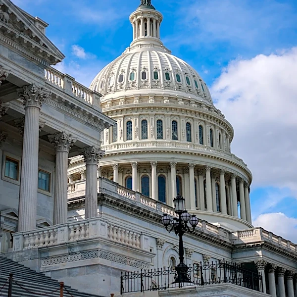 2026 midterm election odds. Who's favored to win the House, Senate?