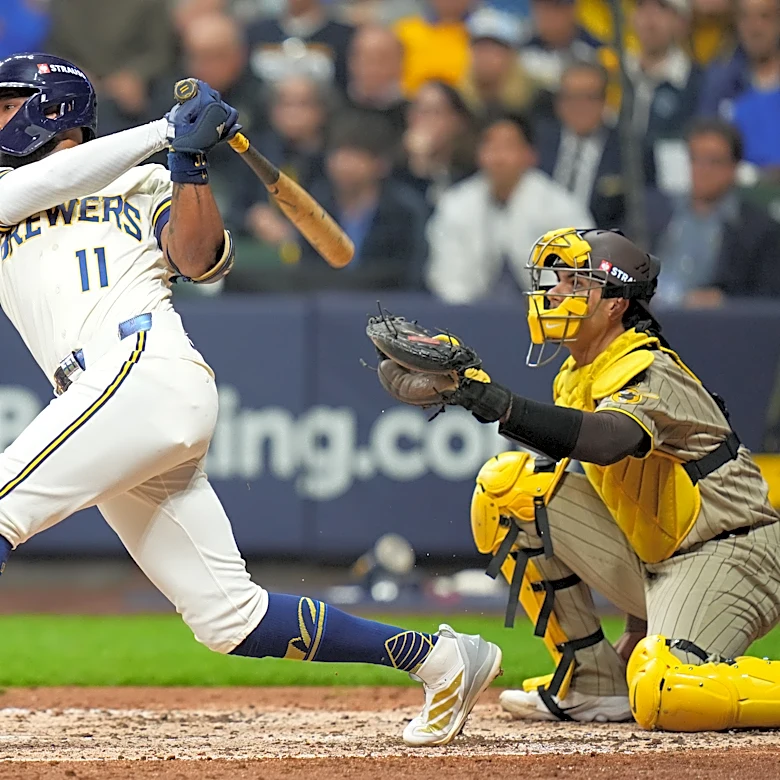 WATCH: Jackson Chourio plates game-winner as Brewers walk off Padres