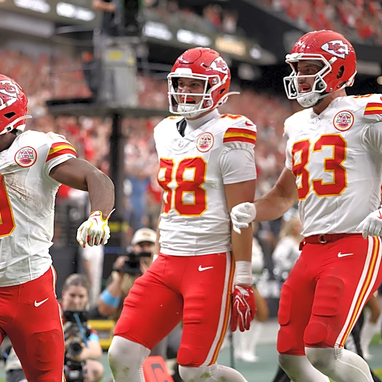 Kenneth Walker III runs wild in Week 4