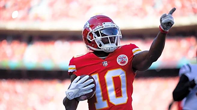 Tyreek Hill in contact with Chiefs
